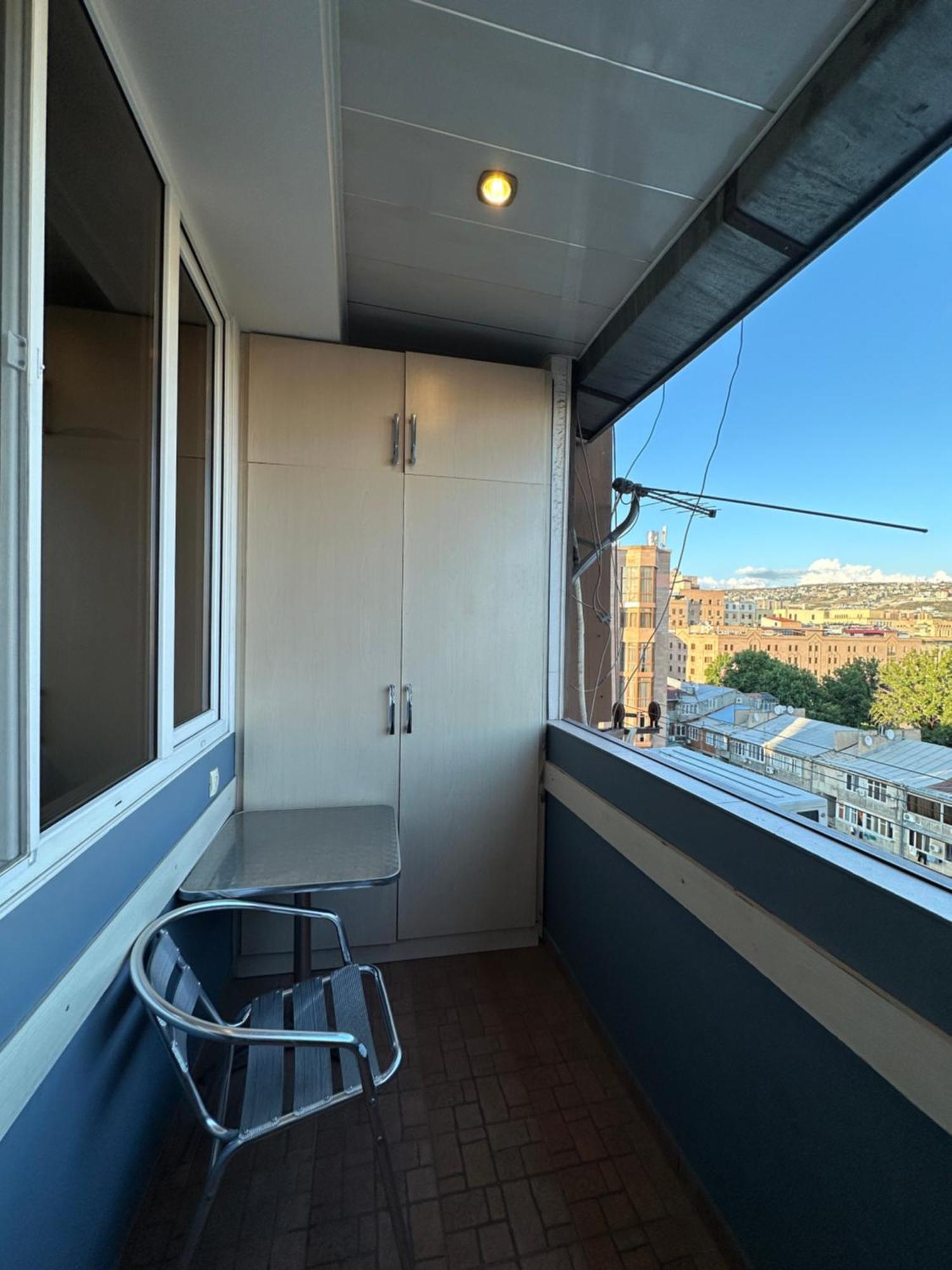 Yeznik Koghbatsi - Amiryan Crossroads 1 Bedroom Comfy Apartment With Balcony Ko100 Yerevan Exterior photo