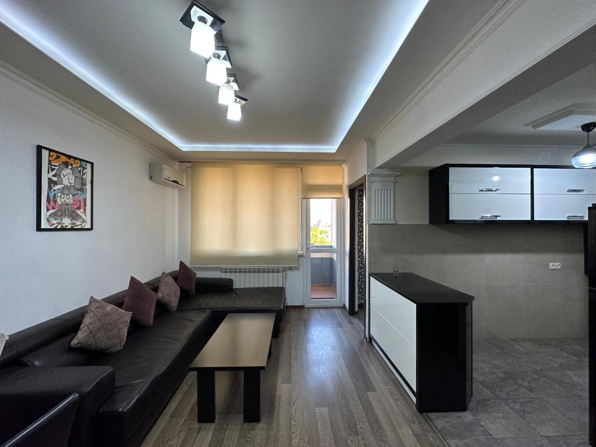 Yeznik Koghbatsi - Amiryan Crossroads 1 Bedroom Comfy Apartment With Balcony Ko100 Yerevan Exterior photo