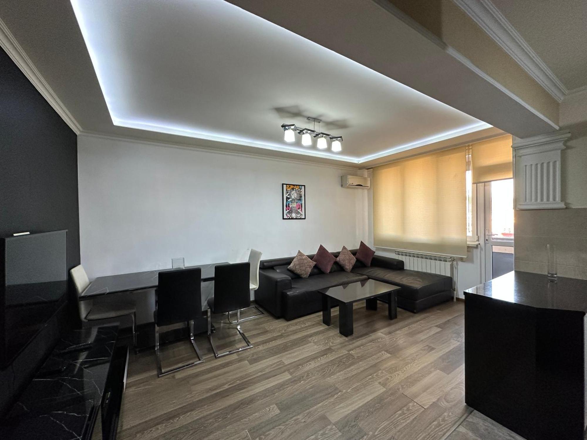 Yeznik Koghbatsi - Amiryan Crossroads 1 Bedroom Comfy Apartment With Balcony Ko100 Yerevan Exterior photo